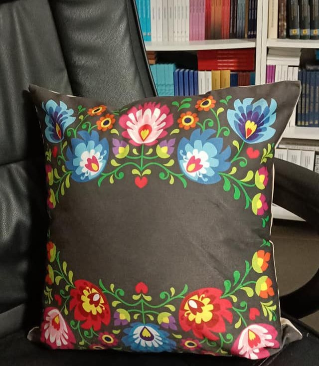 Poduszka dekoracyjna Łowicka, czarna1.jpg