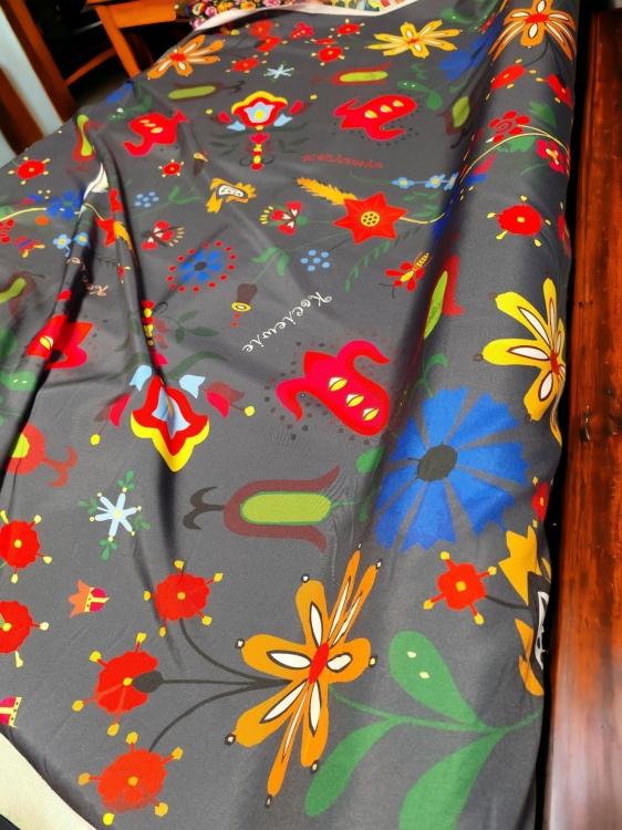 Tkanina ze wzorem kociewskim szerokość 150 cm (szara) 2.jpg