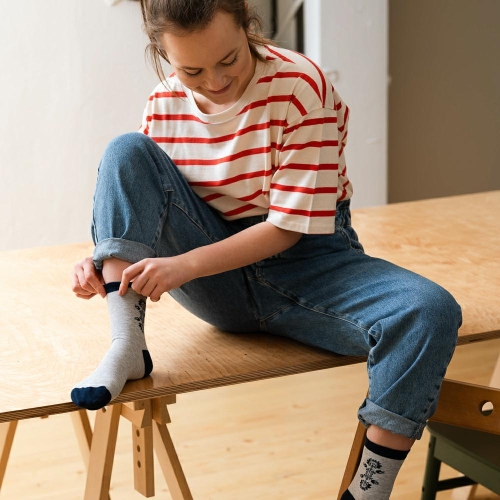 Skarpetki łowickie folk ludowy, szary2.jpg