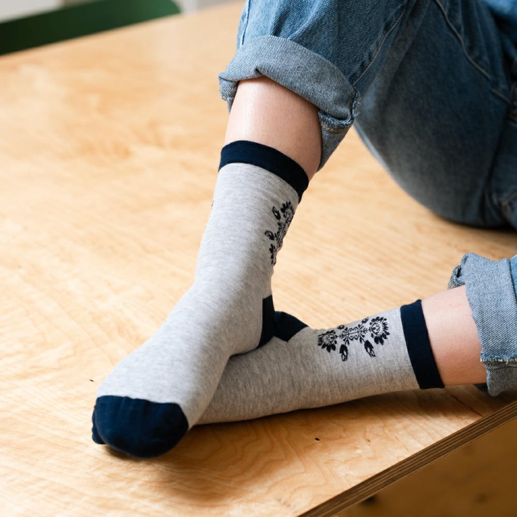 Skarpetki łowickie folk ludowy, szary3.jpg