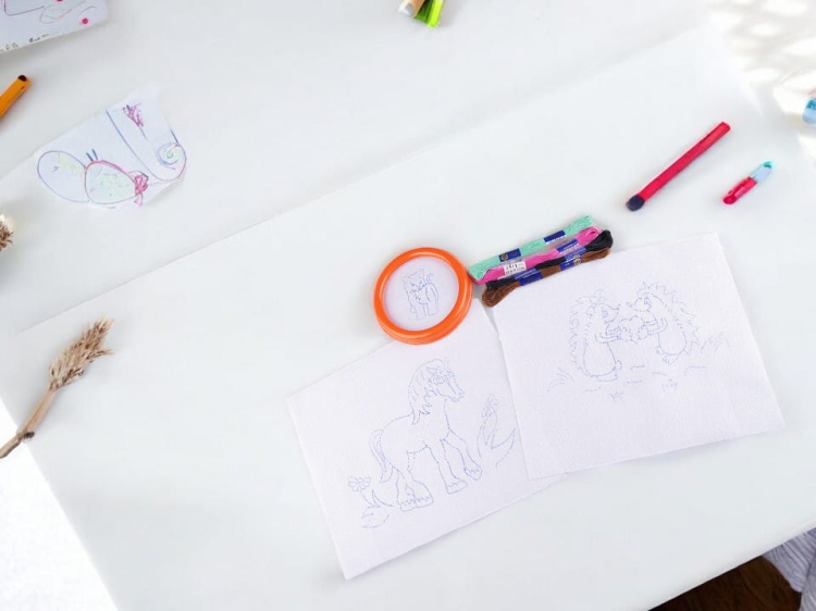 Zestaw do haftowania dla dzieci (jeżyki i konik)(1).jpg