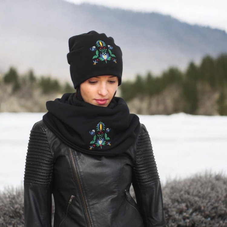 Komplet czapka z kominem kaszubskim haftowany