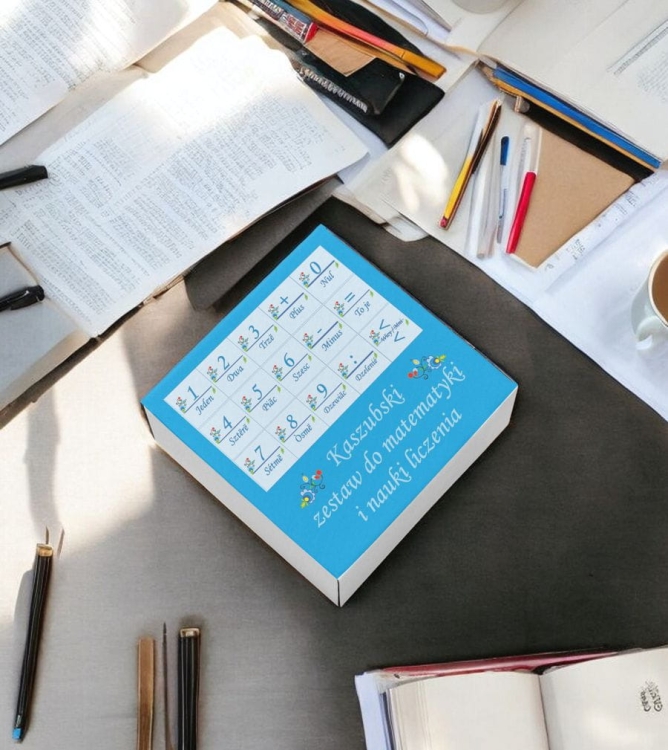 Kaszubski zestaw do matematyki i nauki liczenia.jpg