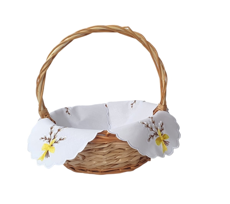 Serwetka wielkanocna do koszyczka – haft z baziami1.jpg