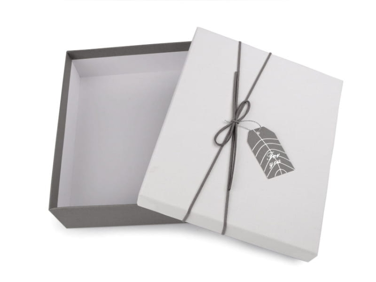 eleganckie-pudelko-na-prezent-zawieszka-for-you