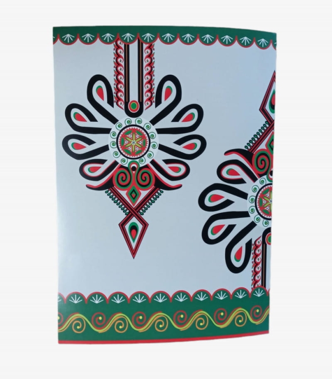 Produkt papierniczy w stylu regionalnym – teczka A4 z motywem parzenicy i dwoma zakładkami.