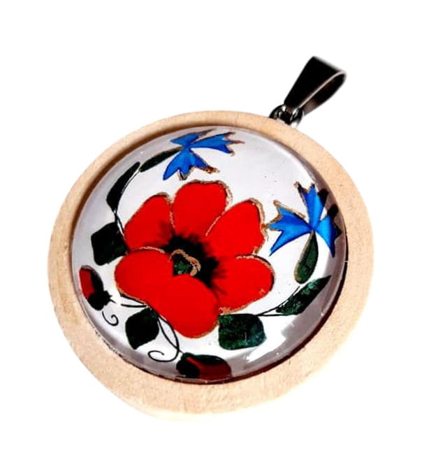 Zawieszka folkowa z motywem kwiatowym z Kociewia, szklane oczko, eleganckie pudełeczko, biżuteria ludowa.