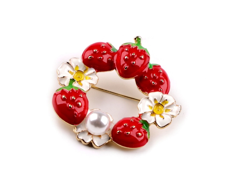 Metalowa broszka z truskawkami i kwiatami.jpg