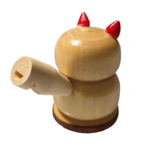 Zabawka muzyczna – drewniany gwizdek w formie kota, naturalny kolor z detalami malowanymi ręcznie.