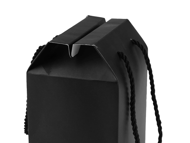 pudełko-upominkowe-czarne-z-uchwytem