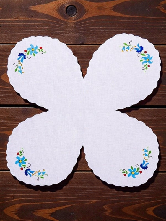 Serwetka-do-koszyczka-wielkanocnego-z-haftem-kaszubskim (1).jpg