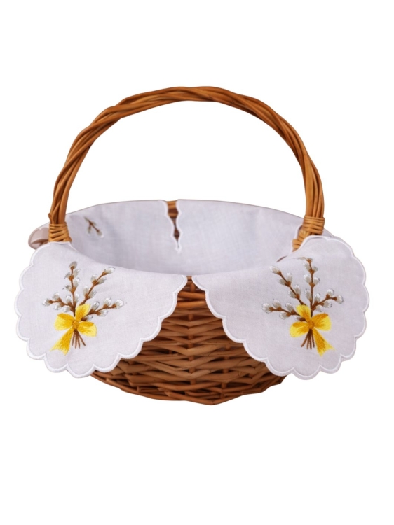Serwetka-wielkanocna-do-koszyczka-haft-z-baziami-haft.jpg