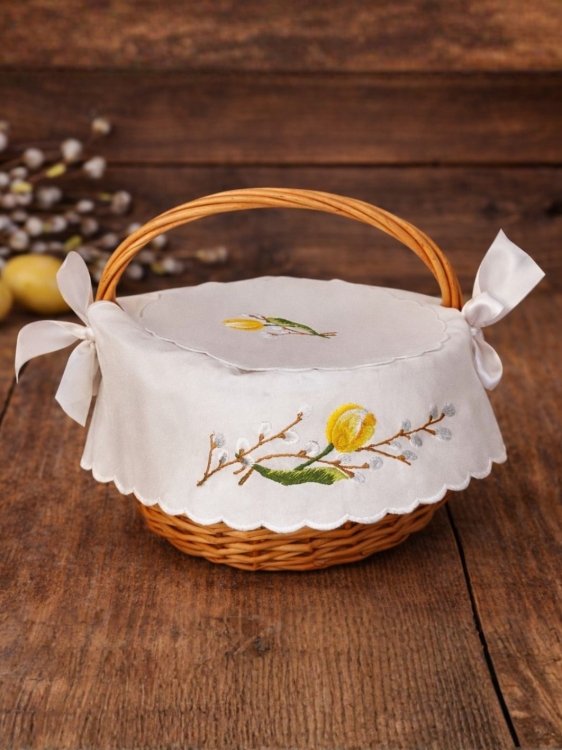 Serwetka-haftowana-do-koszyczka-wielkanocnego-bazie-zolty-kwiat.jpg