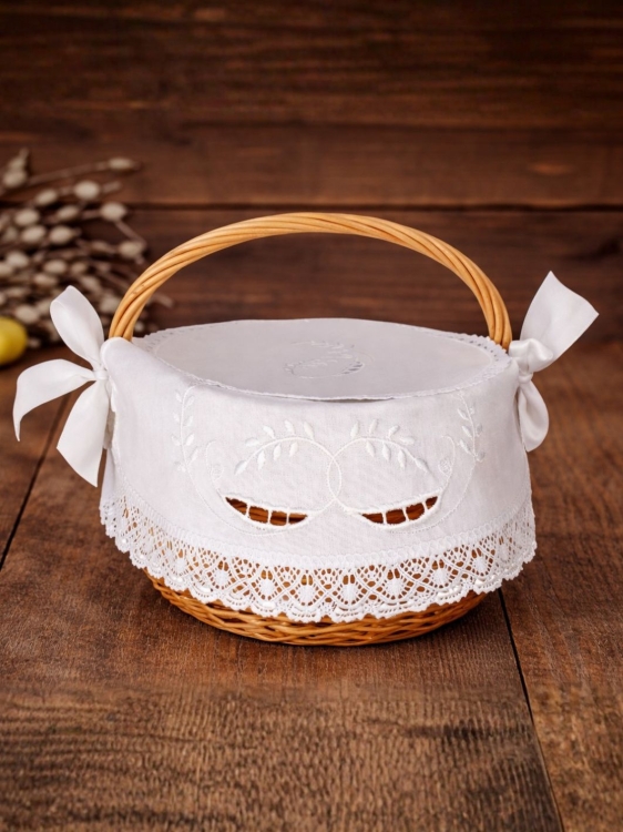 Serwetka-do-koszyczka-wielkanocnego-z- azurowym-haftem -koronka.jpg
