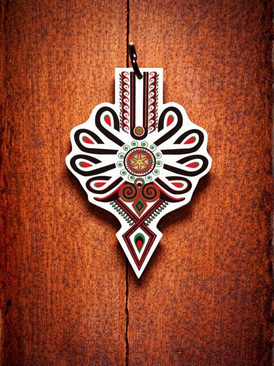 zawieszka-parzenica-zblizenie-drewniana-wzor-podhalanski