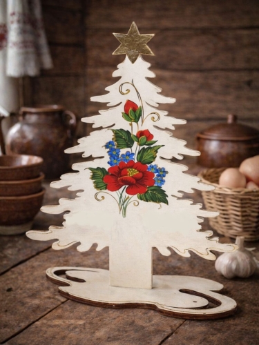 Drewniana-choinka-folk-swiateczna-ze-wzorem-lowickim.jpg
