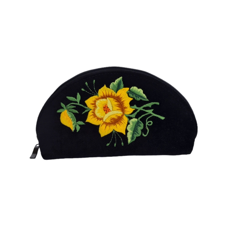 Kosmetyczka-z-czarnego-aksamitu-haft-lowicki-zolta-roza