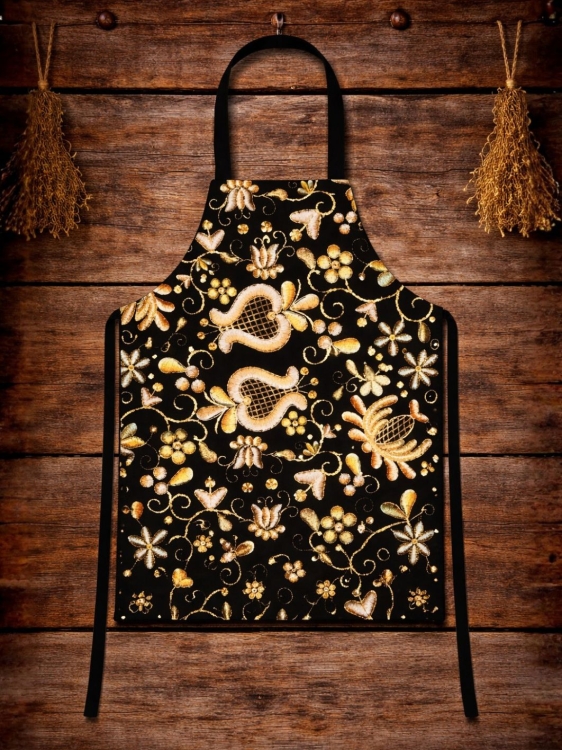 Fartuch_kuchenny_z_motywem_kwiatow_kaszubskich_zlotnica_czepcowy_haft.jpg