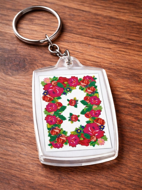 Brelok_akrylowy_folk_design_prostoktny_podhale_haft_kwiaty_bialy.jpg