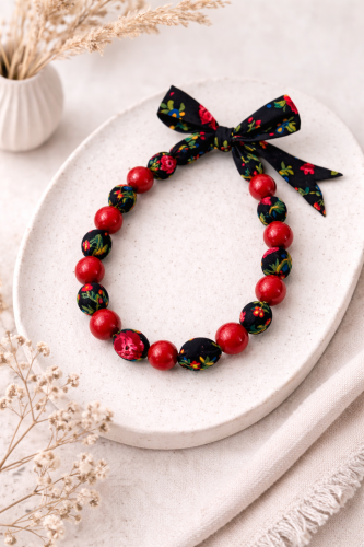 Ludowe-folk-korale-w-chuscie-czarne-czerwone-kulki