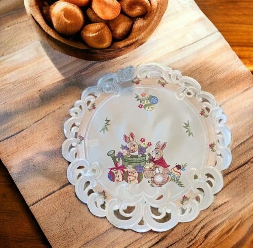 Serwetka wielkanocna na stół 40cm króliczki(1).jpg