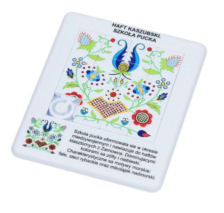 Edukacyjna_ukladanka_dla_dzieci_wzorem_haft_kaszubskiego_szkola_pucka_prostokatne_kostki_ludowym nadrukiem