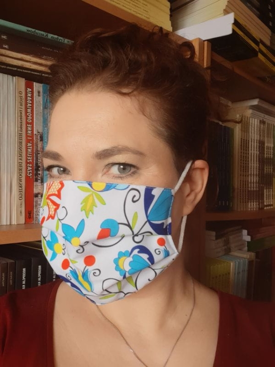 Maseczka kaszubska biała haft zukowski1.jpg