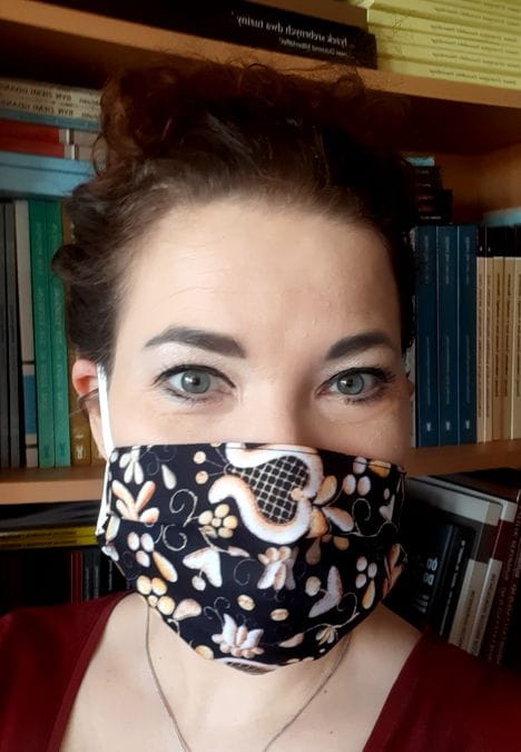 Maseczka na twarz kaszubska folk ludowy złotnica.jpg