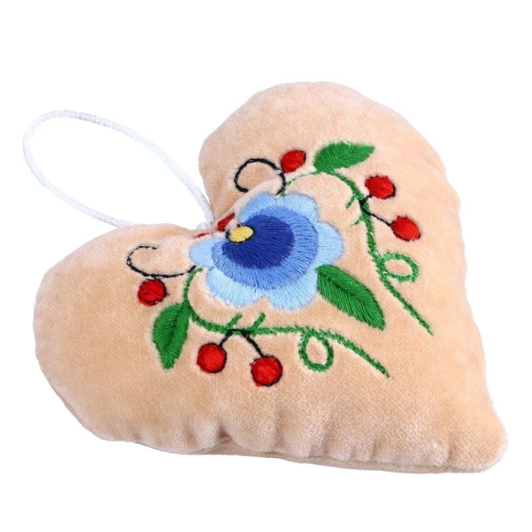 Igielnik_zawieszka_kaszubski_kremowy_serce