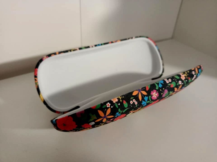 etui-na-okulary-kociewskie-hafty-czarne