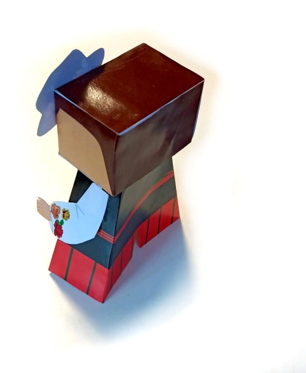 wycinanka papier-mache stroj lowicki meski1.jpg