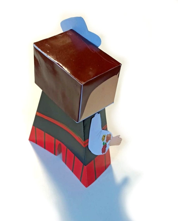 wycinanka papier-mache stroj lowicki meski2.jpg