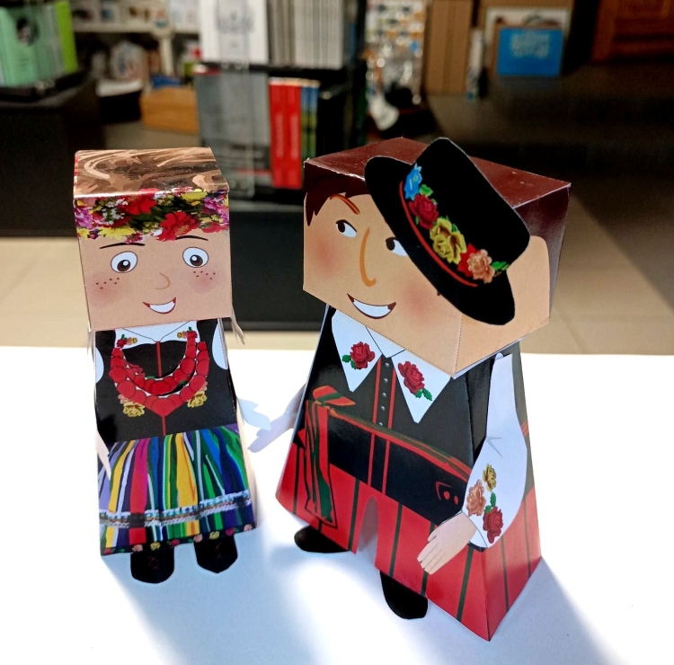 wycinanka papier-mache stroj lowicki meski4.jpg