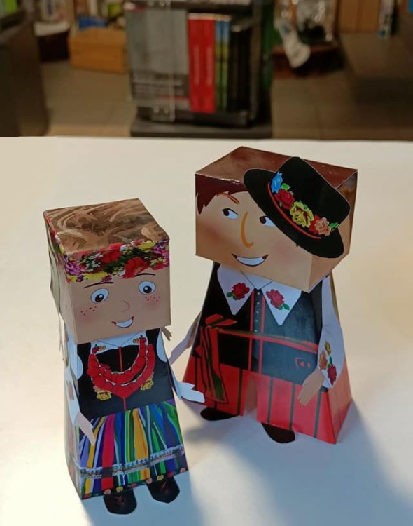 wycinanka papier-mache stroj lowicki meski5.jpg