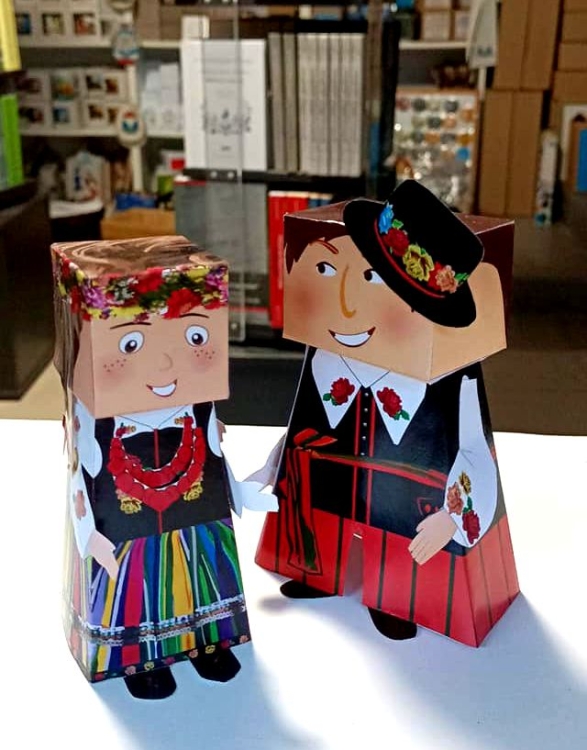 wycinanka papier-mache stroj lowicki meski6.jpg