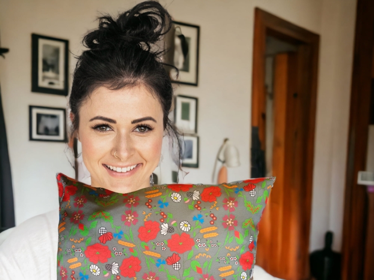 Poduszka dekoracyjna z haftem kociewskim4.jpg