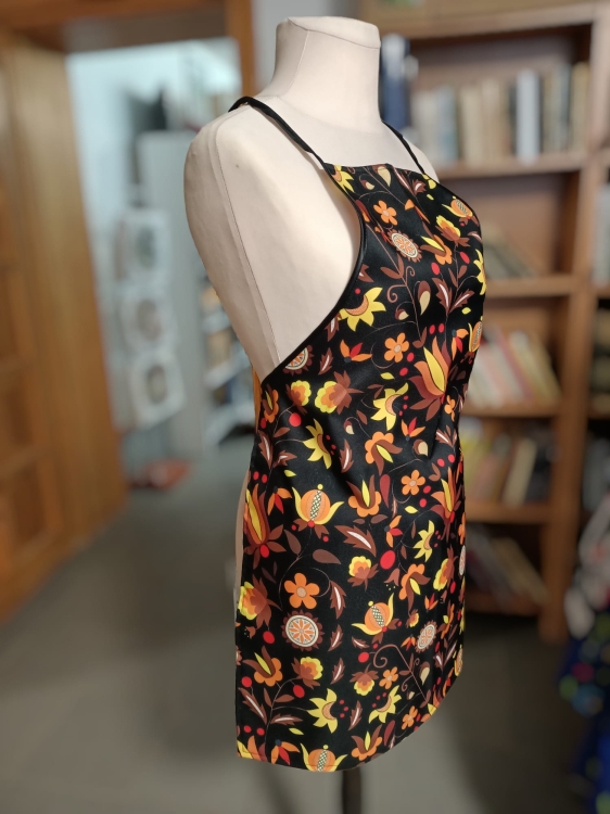 fartuszek-ludowy-borowiackie-kwiaty