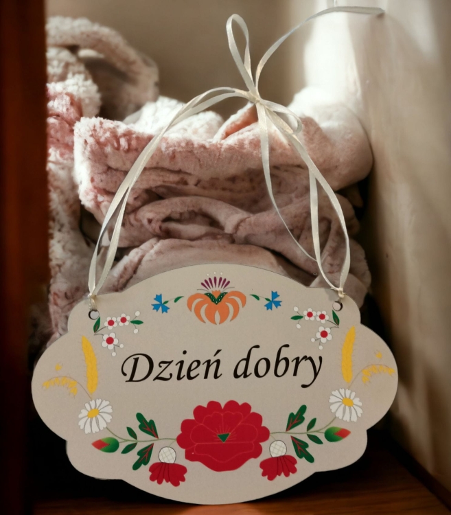 Tabliczka an drzwi z napisem kociewskim dzień dobry, folk haft kociewie1.jpg