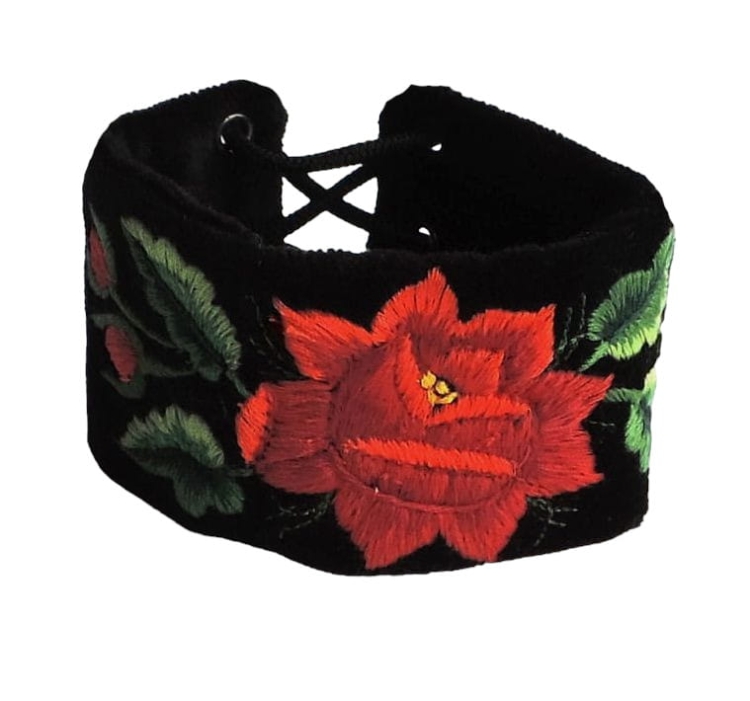 Bransoletka haftowana - z czerwoną różą1.jpg