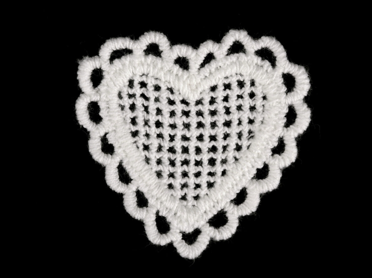 Naszywka koronkowa serce, aplikacja tekstylna - 4,5 cm1.jpg