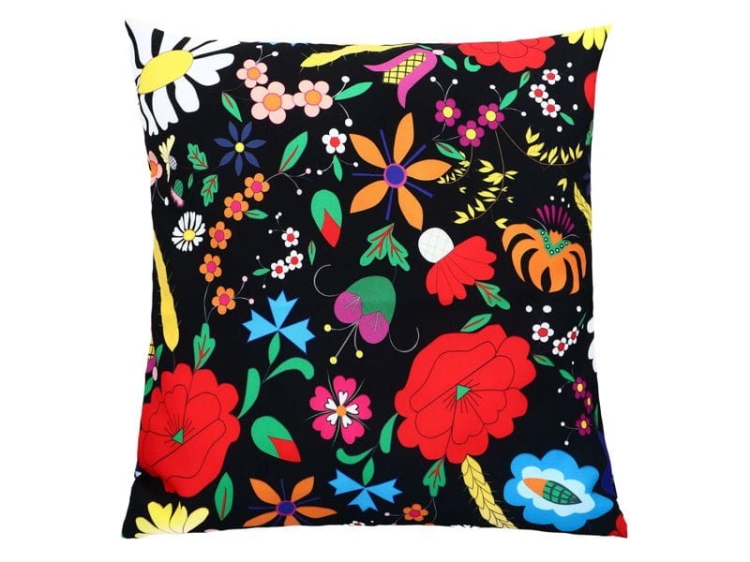 Czarna poduszka z haftem kociewskim – wzór ludowy, 40x40 cm